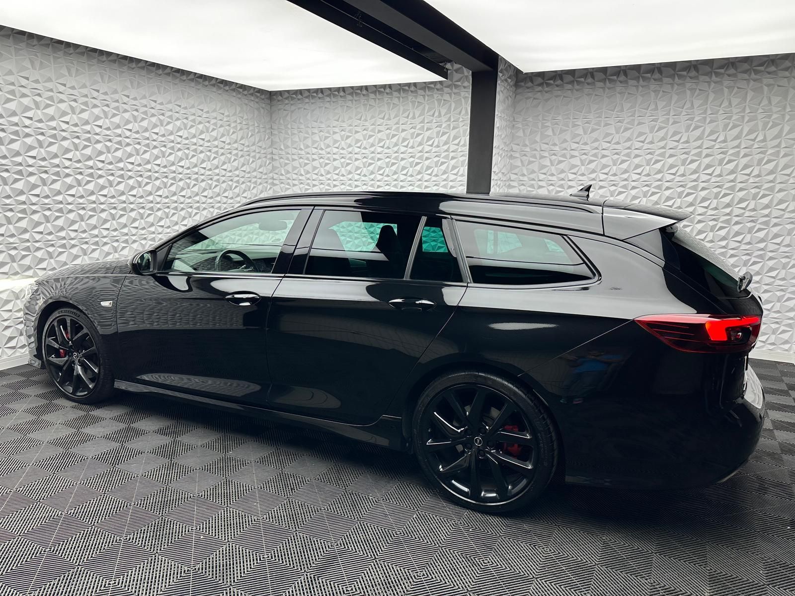Fahrzeugabbildung Opel INSIGNIA 2.0 GSI 4x4 OPC/BOSE/PANO/AHK/RCAM/HUD