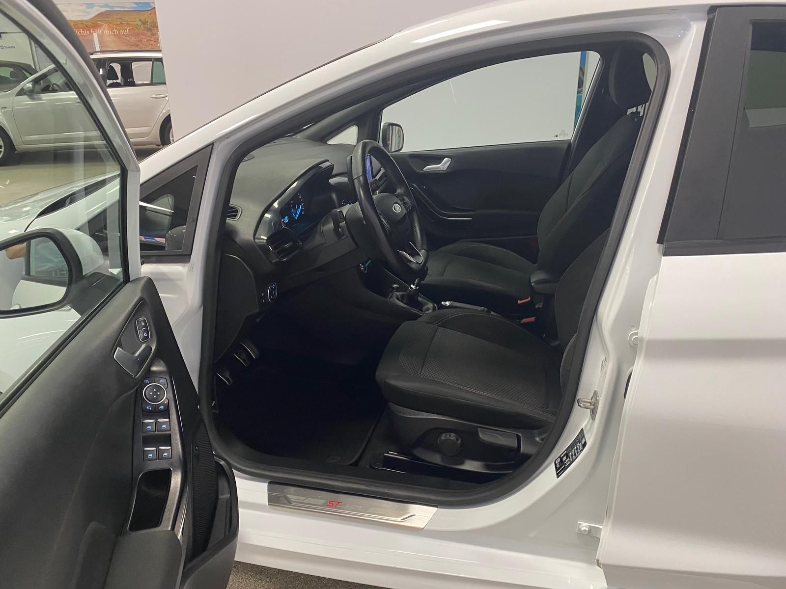 Fahrzeugabbildung Ford Fiesta 1.0 EcoBoost KAT ST-Line APP+KLIMA+RFK+PD