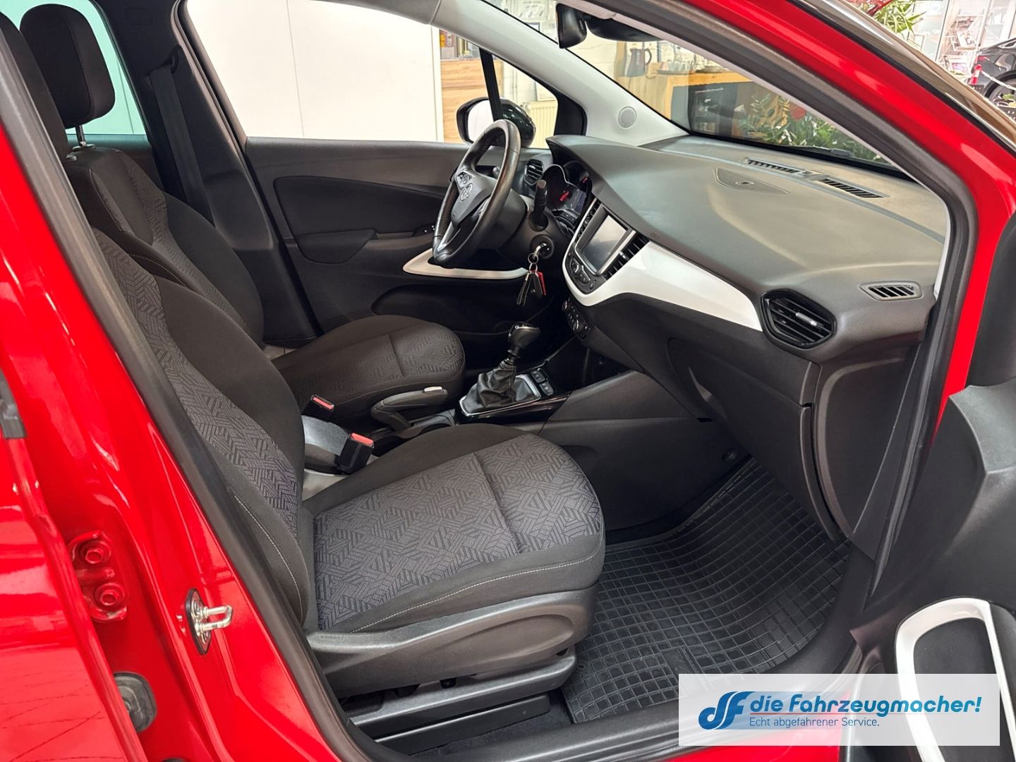 Fahrzeugabbildung Opel Crossland Limited Edition 1.2 Turbo EU6d Apple C