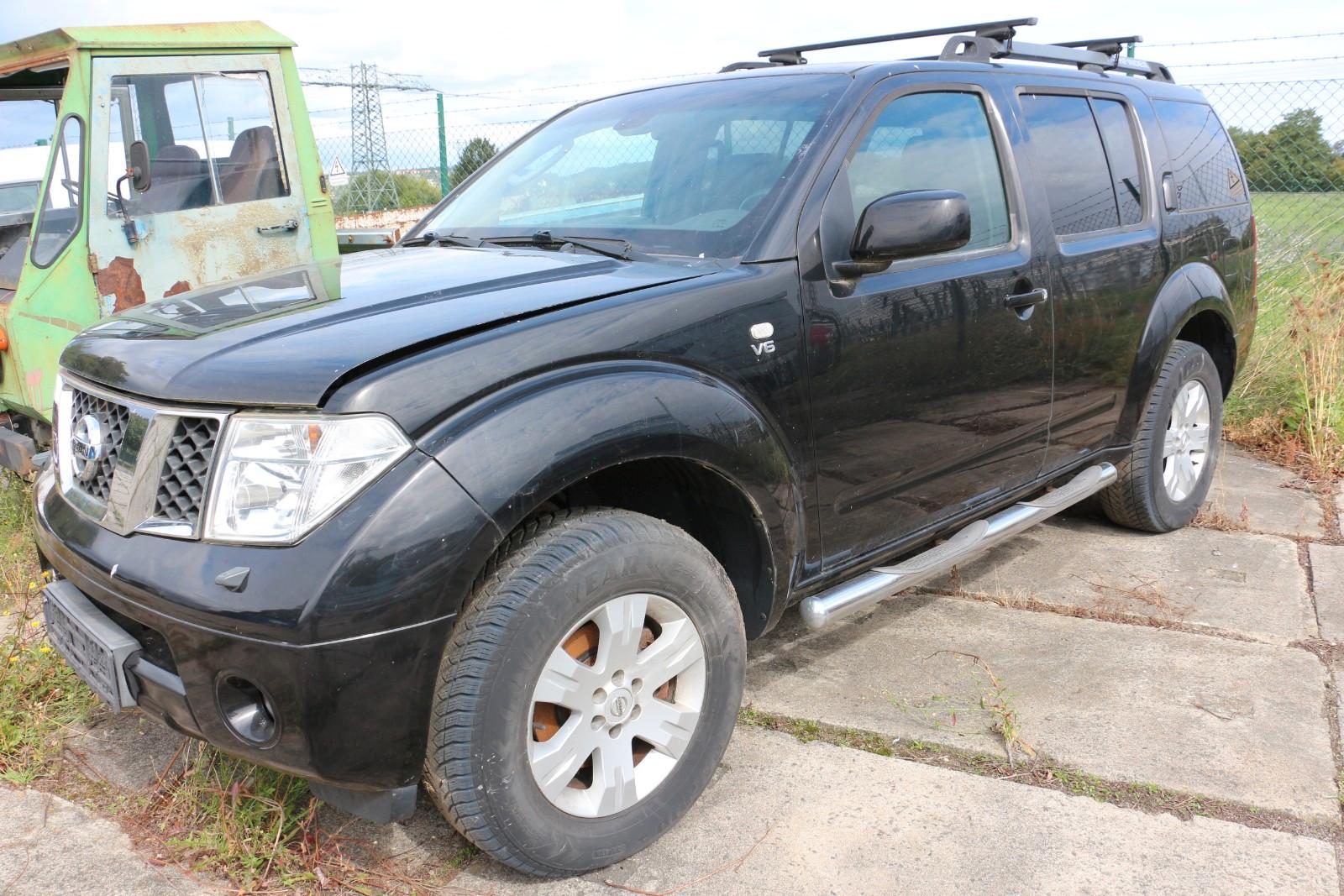 Nissan Pathfinder 4.0 Premium, Leder, Navi, 7-Sitzer