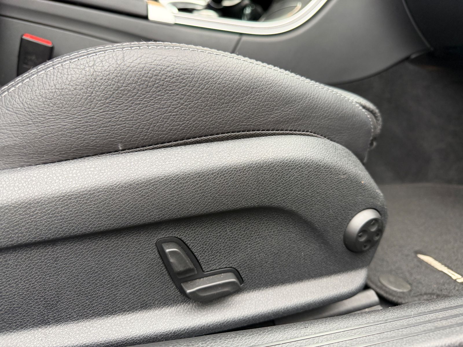 Fahrzeugabbildung Mercedes-Benz C 300 Coupe AMG Line*ACC*LEDER*LED*KAMERA*SHZ