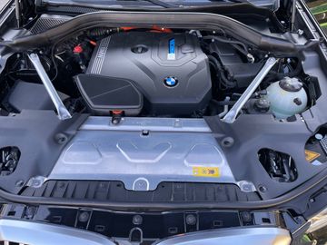 BMW X3 xDrive30e Head-Up HiFi DAB WLAN Pano.Dach
