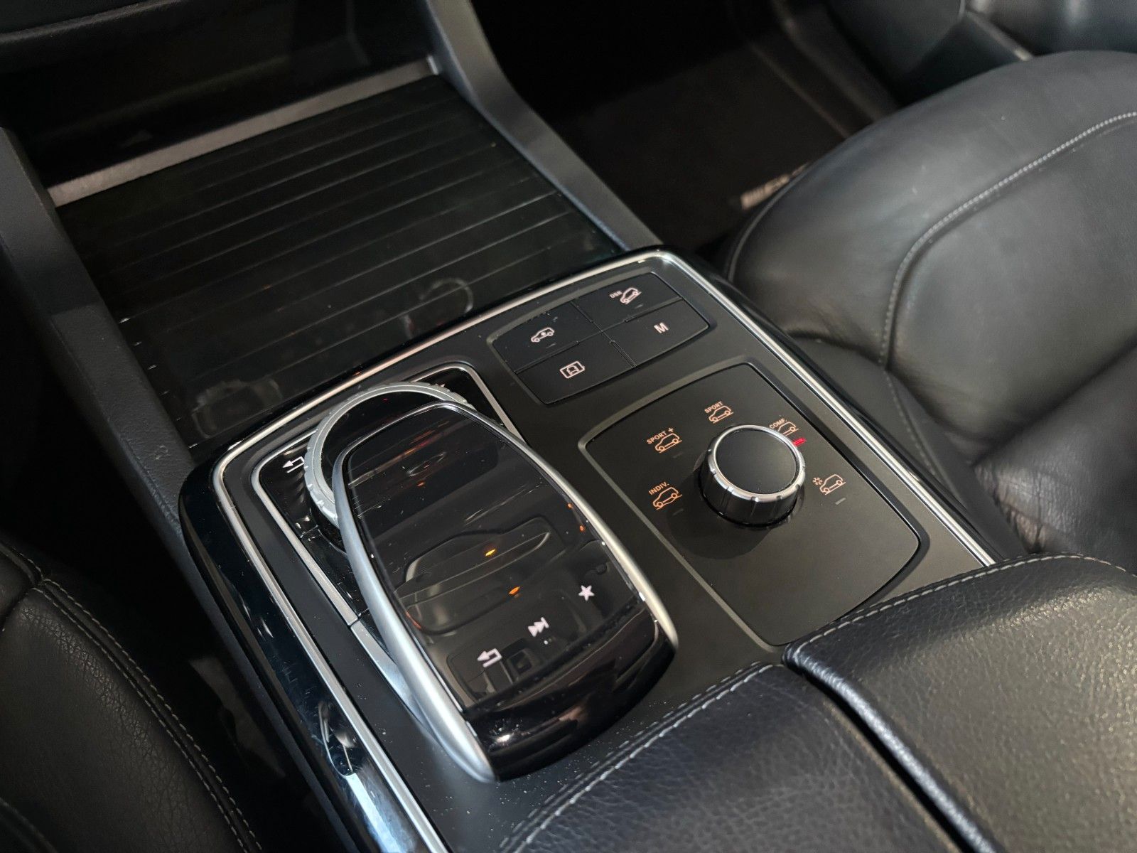 Fahrzeugabbildung Mercedes-Benz GLE 43 AMG 4Matic /PANO/MEMORY/360°/AMBIENTE