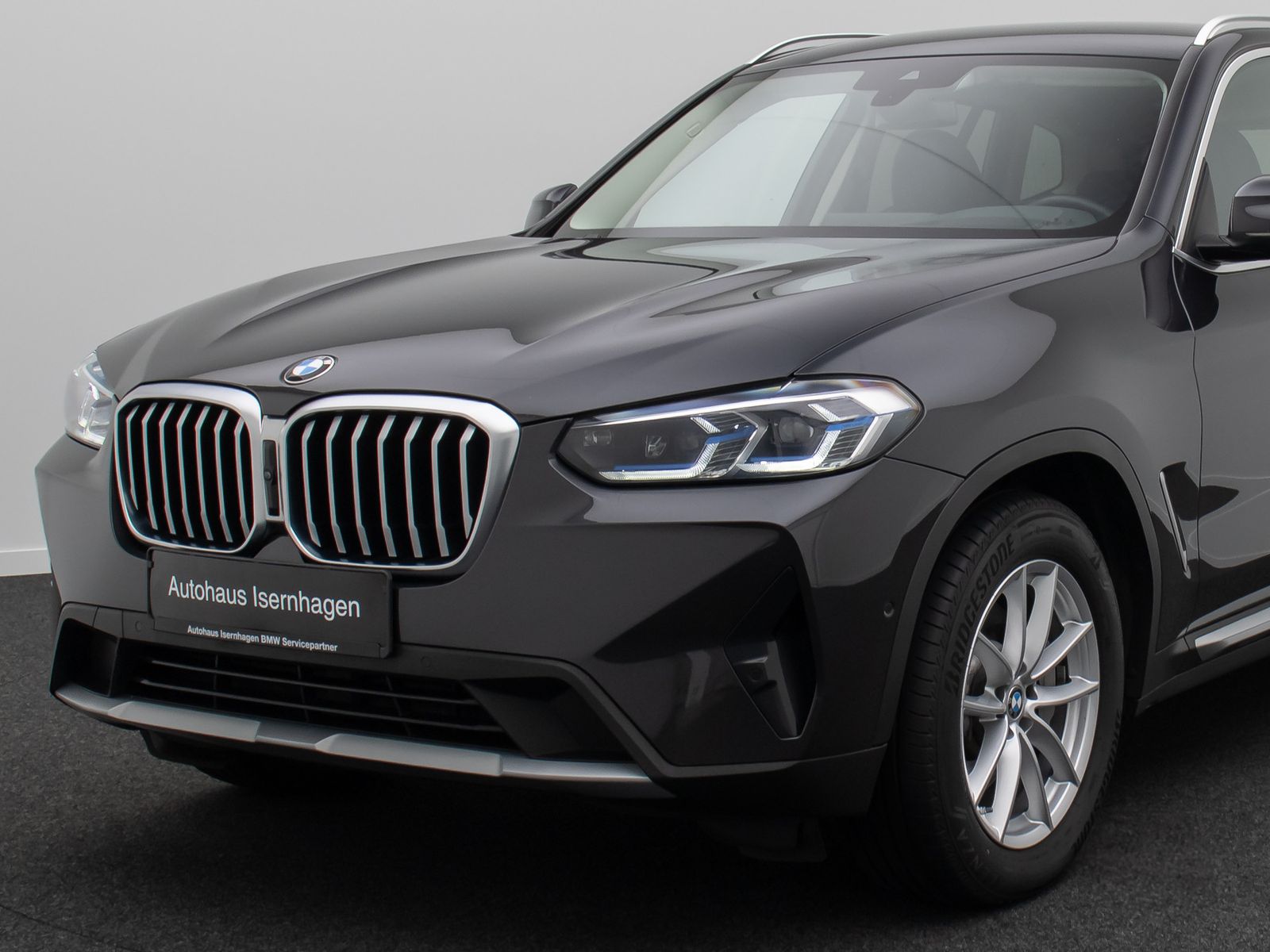 Fahrzeugabbildung BMW X3 xD30d Laser 360&deg; HUD DAB DisplKey Standhzng