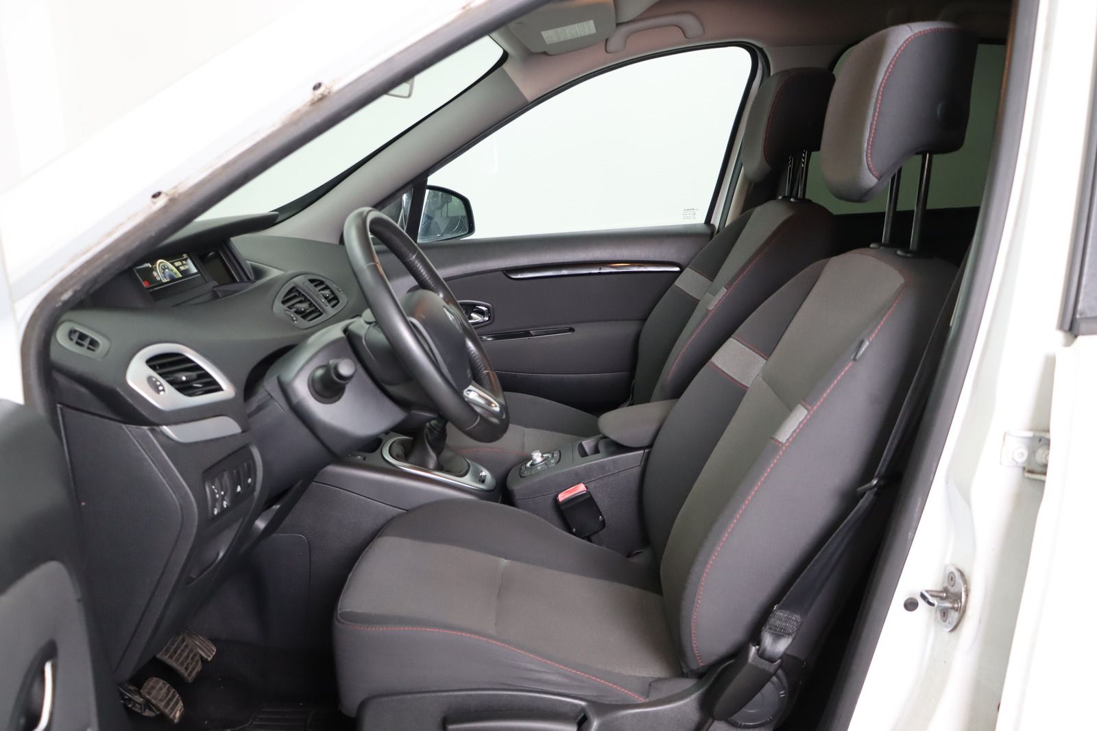 Fahrzeugabbildung Renault Grand Scénic * Navi * Sitzhzg. * Keyless