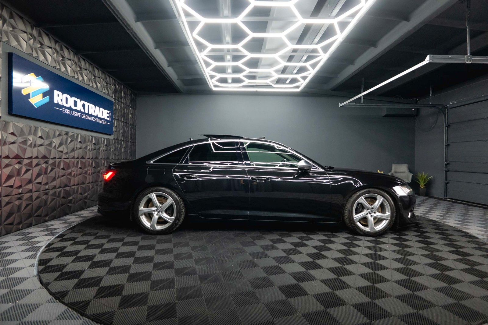 Fahrzeugabbildung Audi A6 55 TFSI quattro S-Line Plus *ACC*Pano*LED*DAB