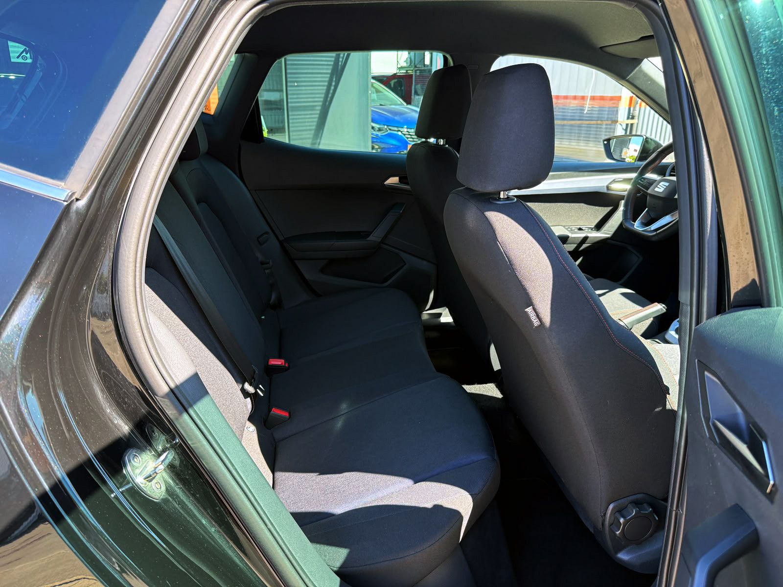 Fahrzeugabbildung SEAT Arona 1.0 TSI DSG FR LED NAV KAM PDC ACC AHK