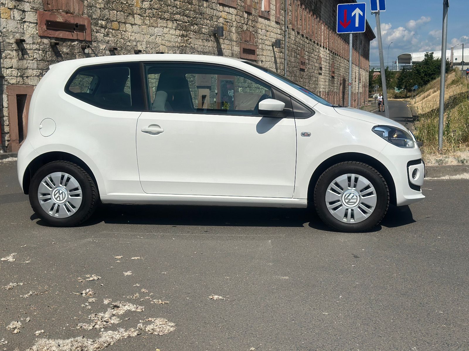 Fahrzeugabbildung Volkswagen up! MOVE*1.HAND+NAVI+SITZHEIZUNG*