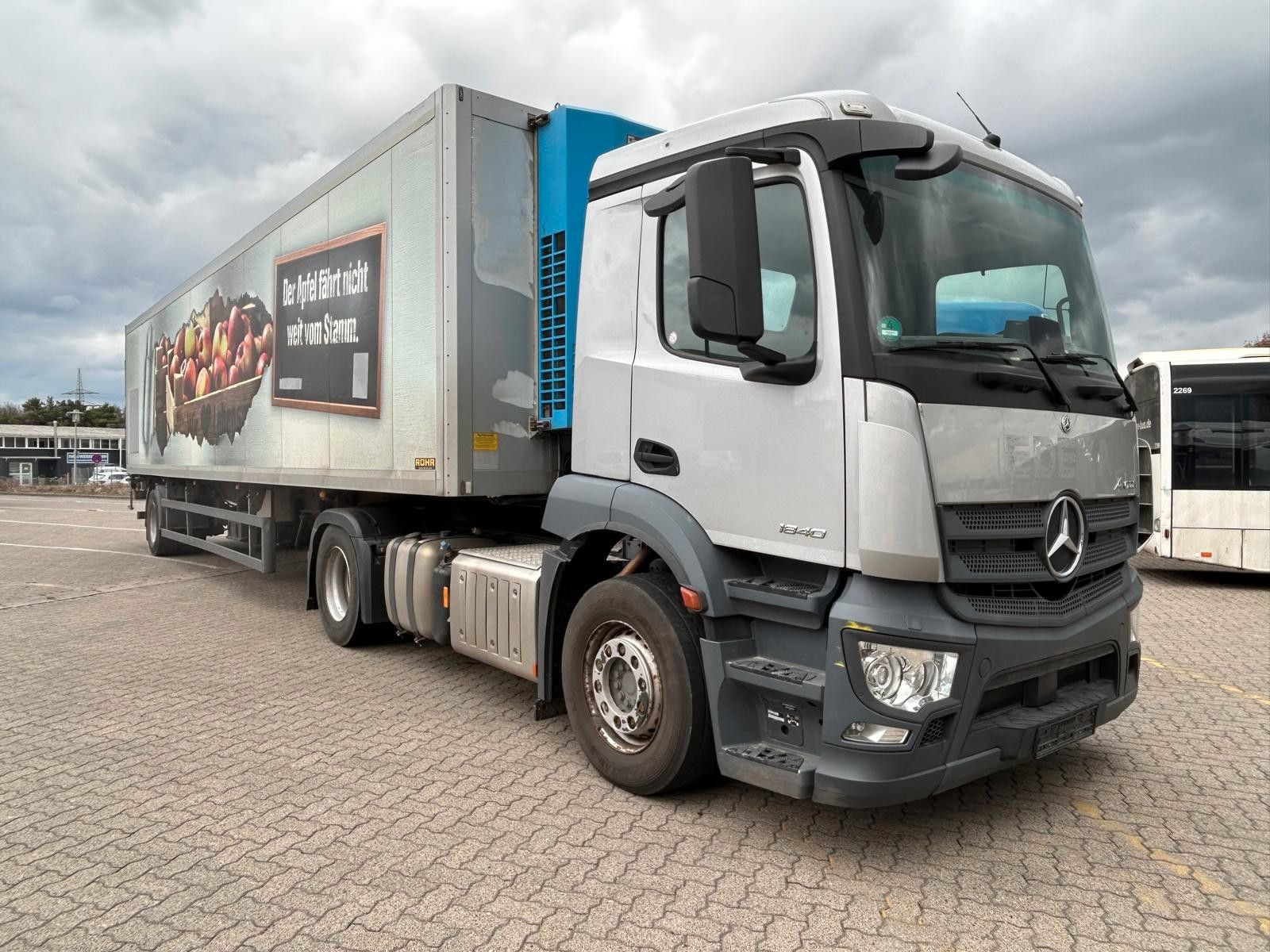 Fahrzeugabbildung Mercedes-Benz 2 Stk. Antos 1840+Rohr Kühlauflieger