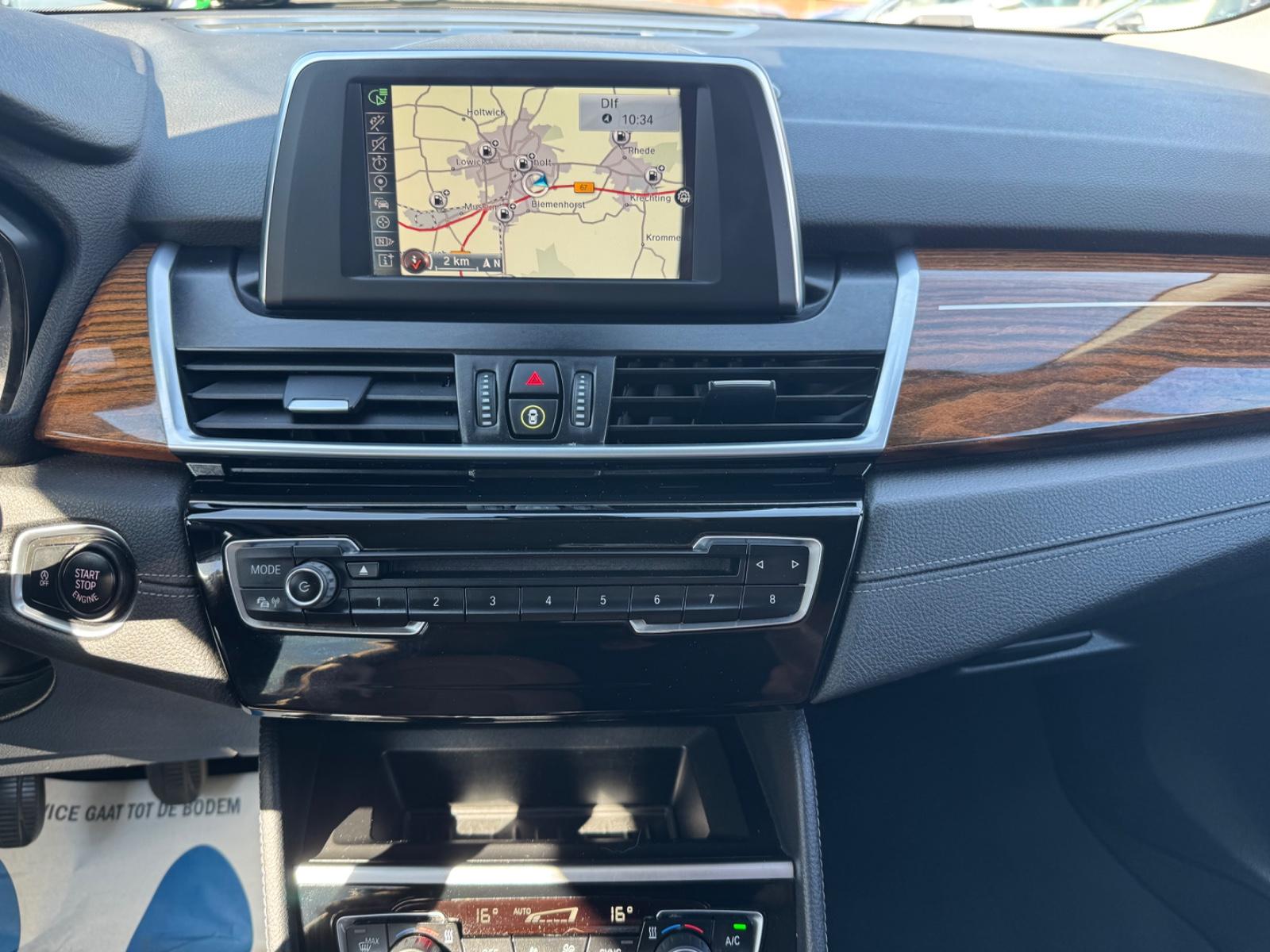 BMW 218 Active Tourer *NAVI*LEDER*PDC*LED*TEMP*