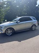 Mercedes-Benz ML 250 BlueTEC 4MATIC - - Mercedes-Benz ML 250: Privatanbieter