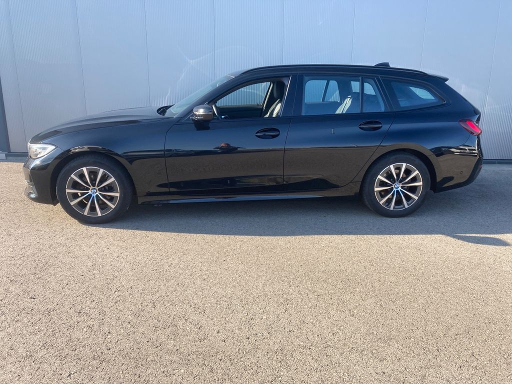 Image of BMW 320
