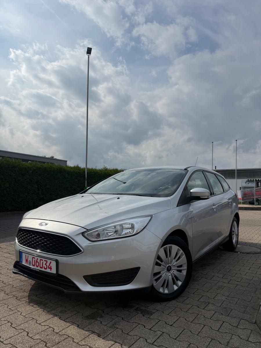 Ford Focus Turnier Trend PDC SHZ ZAHNR-NEU
