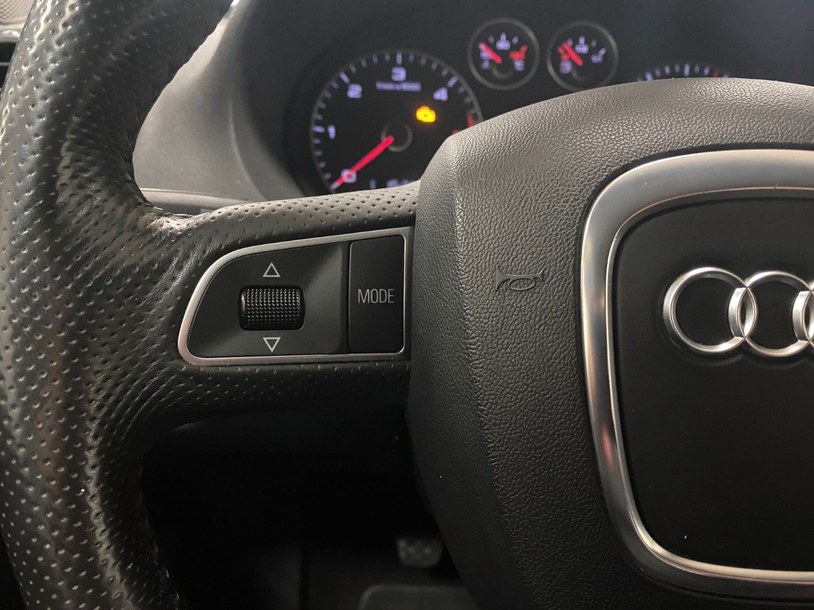 Fahrzeugabbildung Audi A3 2.0 TDI Ambition Sportback+GARANTIE+17"ALU+BC