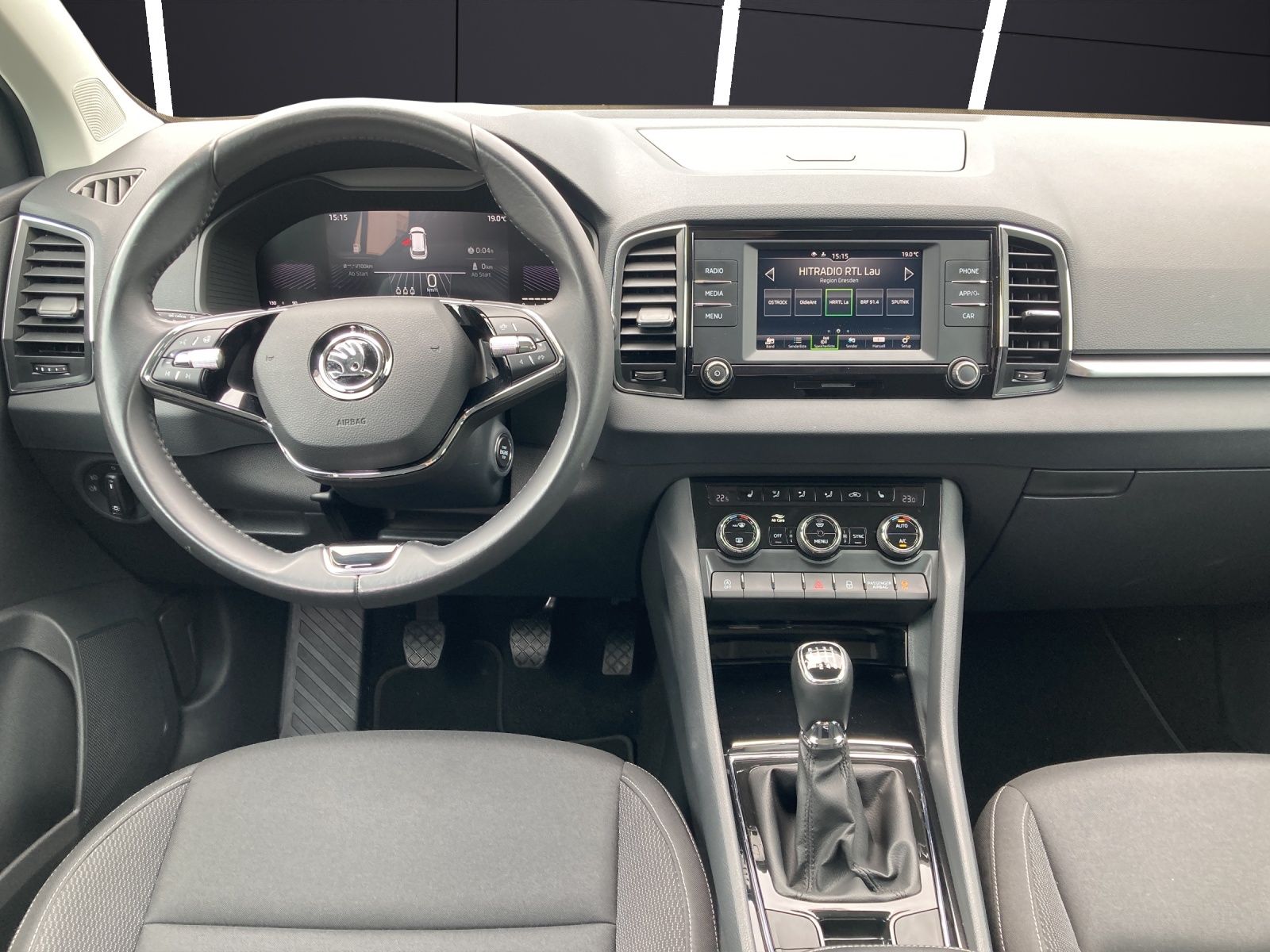 Fahrzeugabbildung SKODA Karoq TSI Ambition