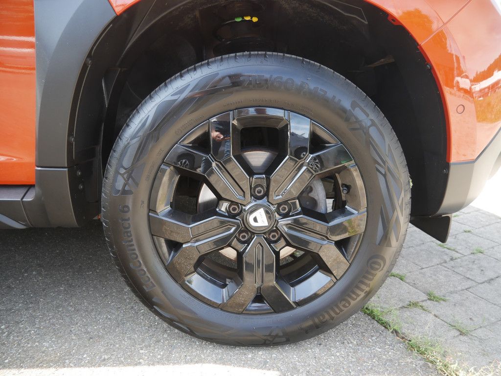 Fahrzeugabbildung Dacia Duster Extreme TCe 100 ECO-G 2WD NAVI LED 360°