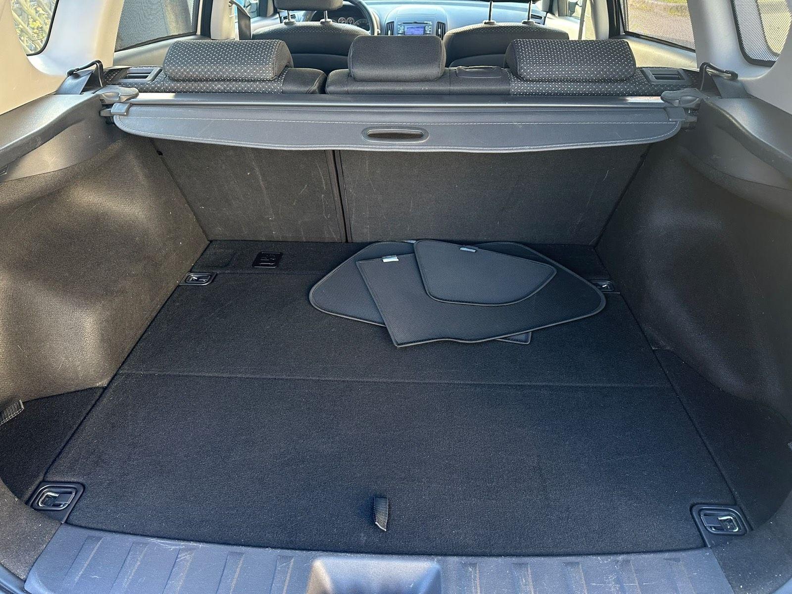 Hyundai i30 2010 — photo 11