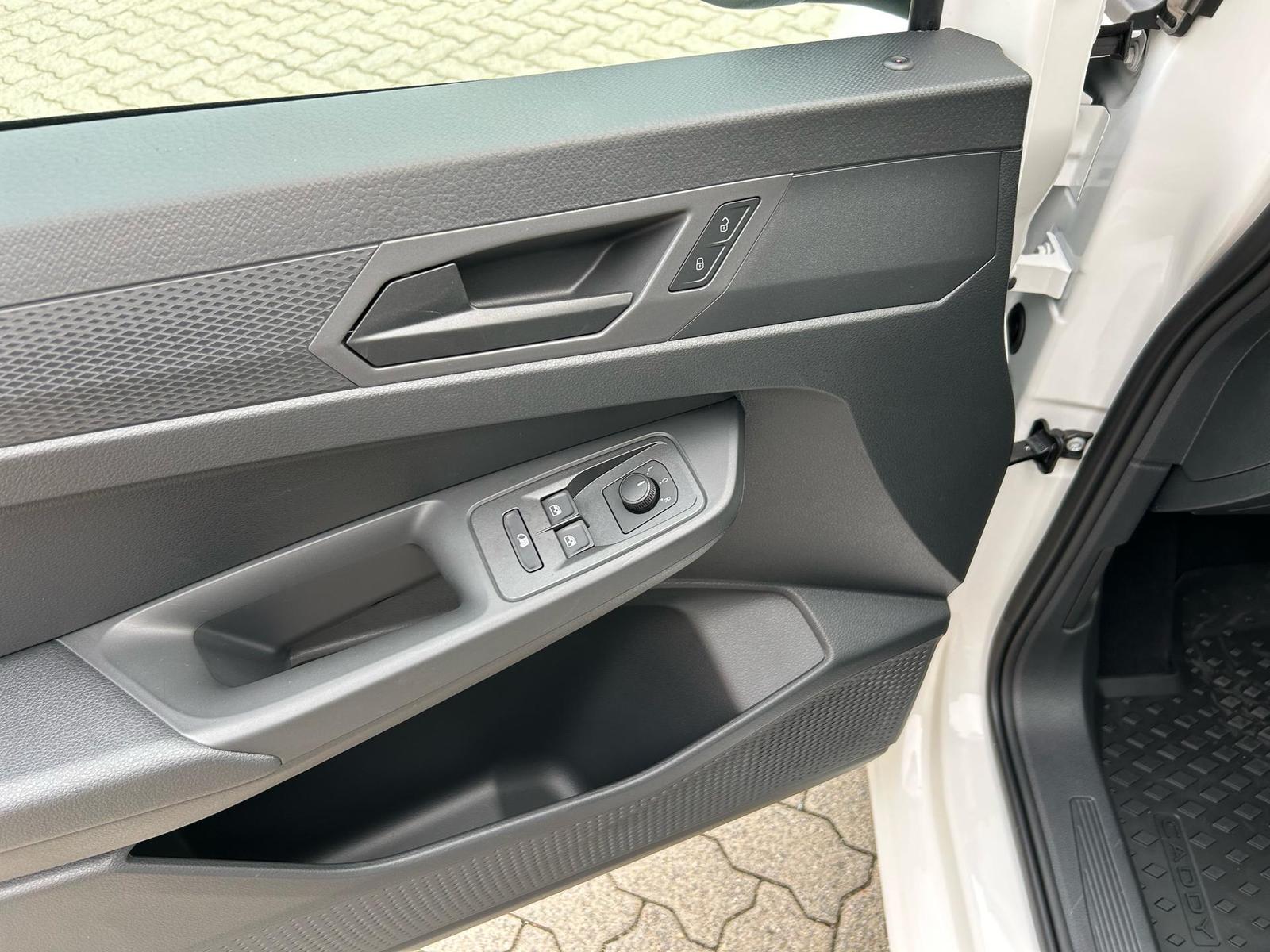 Volkswagen Caddy Cargo Maxi 1.5 TSI / AHK App-Connect