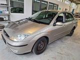 Ford Focus 1.6 Ghia  wenig Kilometer - gebrauchte Ford Focus aus dem Jahr 2003