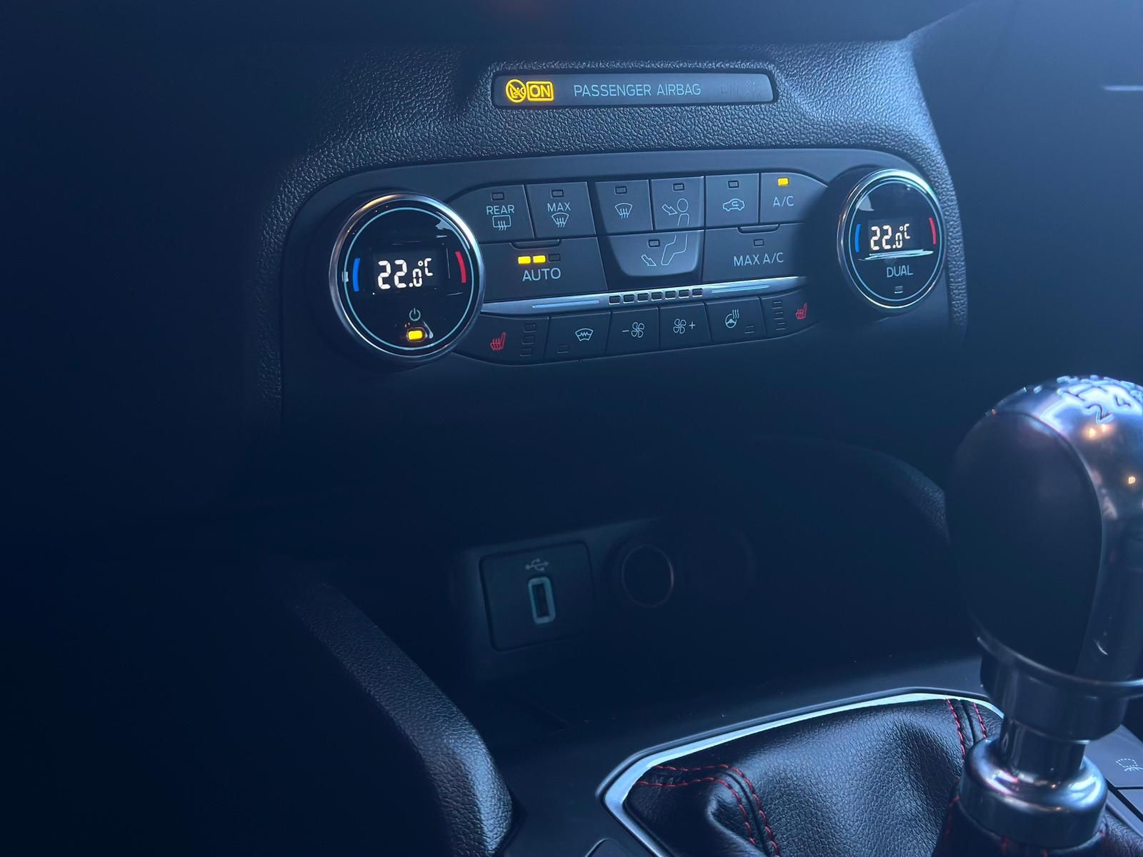 FORD Focus 1.0 EB ST LINE X *HUD#SHZ#LH#FH#LED#TEMP - Image 13