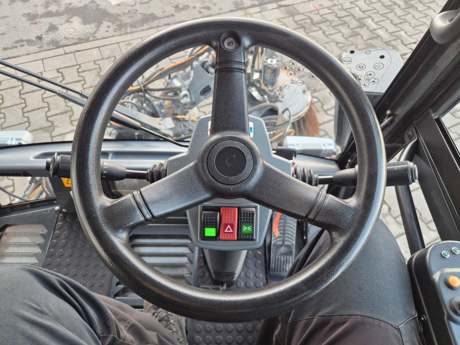 Fahrzeugabbildung Schmidt Swingo Compact 200+ Winterdienst Klima