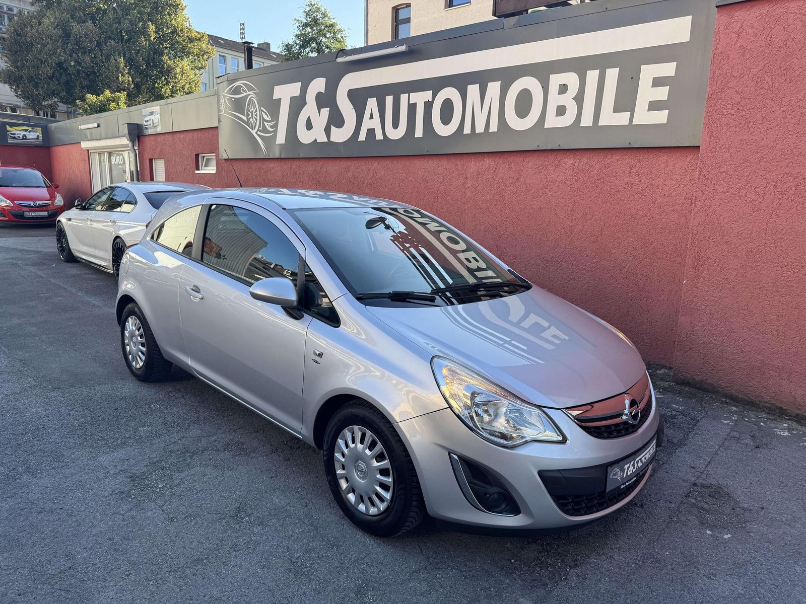 Opel Corsa D 1.4 Satellite ( Tüv & Service Neu )