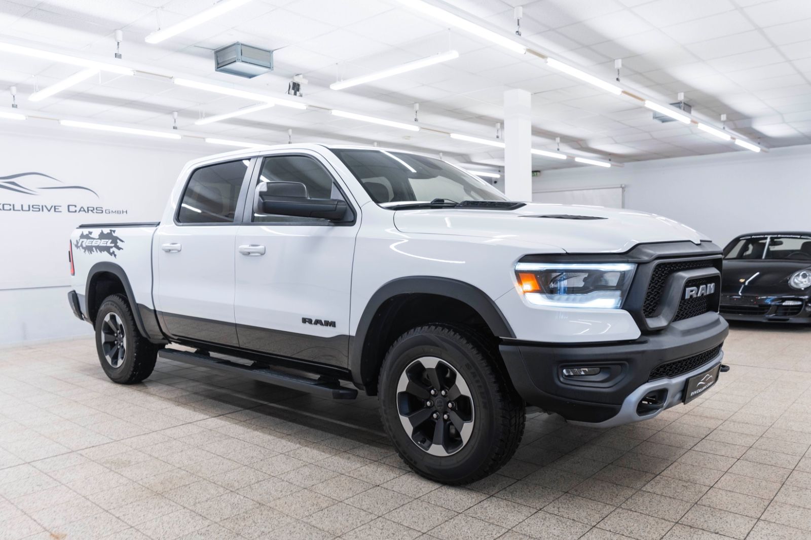 Fahrzeugabbildung Dodge RAM 1500 REBEL 5,7L CARPLAY KAM AHK M+S TEMPOMAT