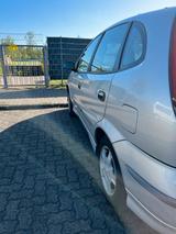 Nissan Almera - Nissan Almera von privat