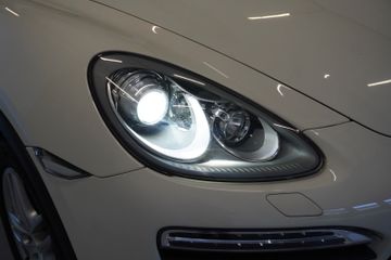 Porsche Cayenne - 9