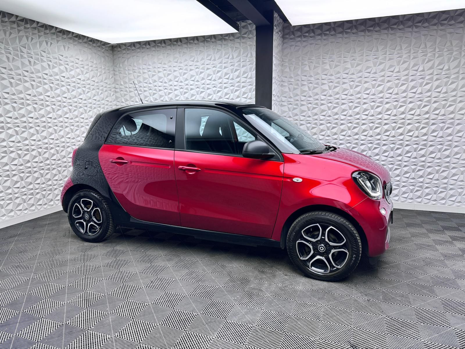 Fahrzeugabbildung Smart EQ-DRIVE60/PASSION/SHEIZ/R-CAM/PDC/NAVI/COOL&MED