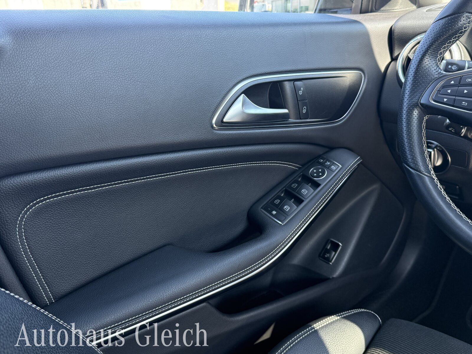 Fahrzeugabbildung Mercedes-Benz CLA 250 Shooting Brake Urban Navi/Distronic/Klim