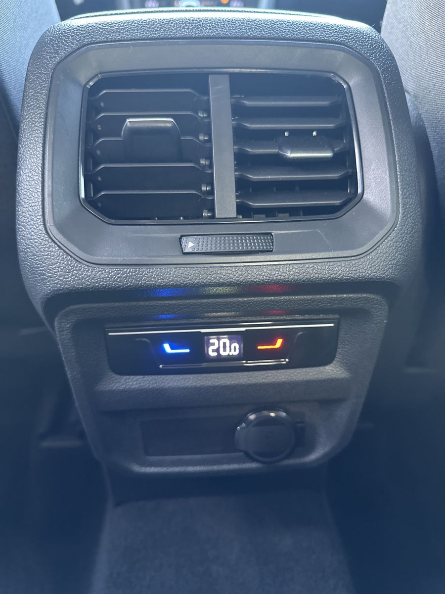 Fahrzeugabbildung Volkswagen Tiguan 1.5 TSI DSG Elegance NAV+MATRIX+ACC+AHK