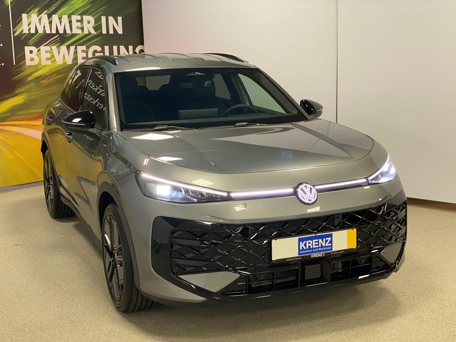 Fahrzeugabbildung Volkswagen T-Roc 1.5 eTSI R-Line NEUES MODELL AHK+ACC+KAMER