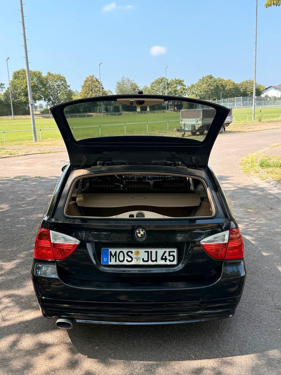 BMW 320 2009 — engine 177 HP (130kW)