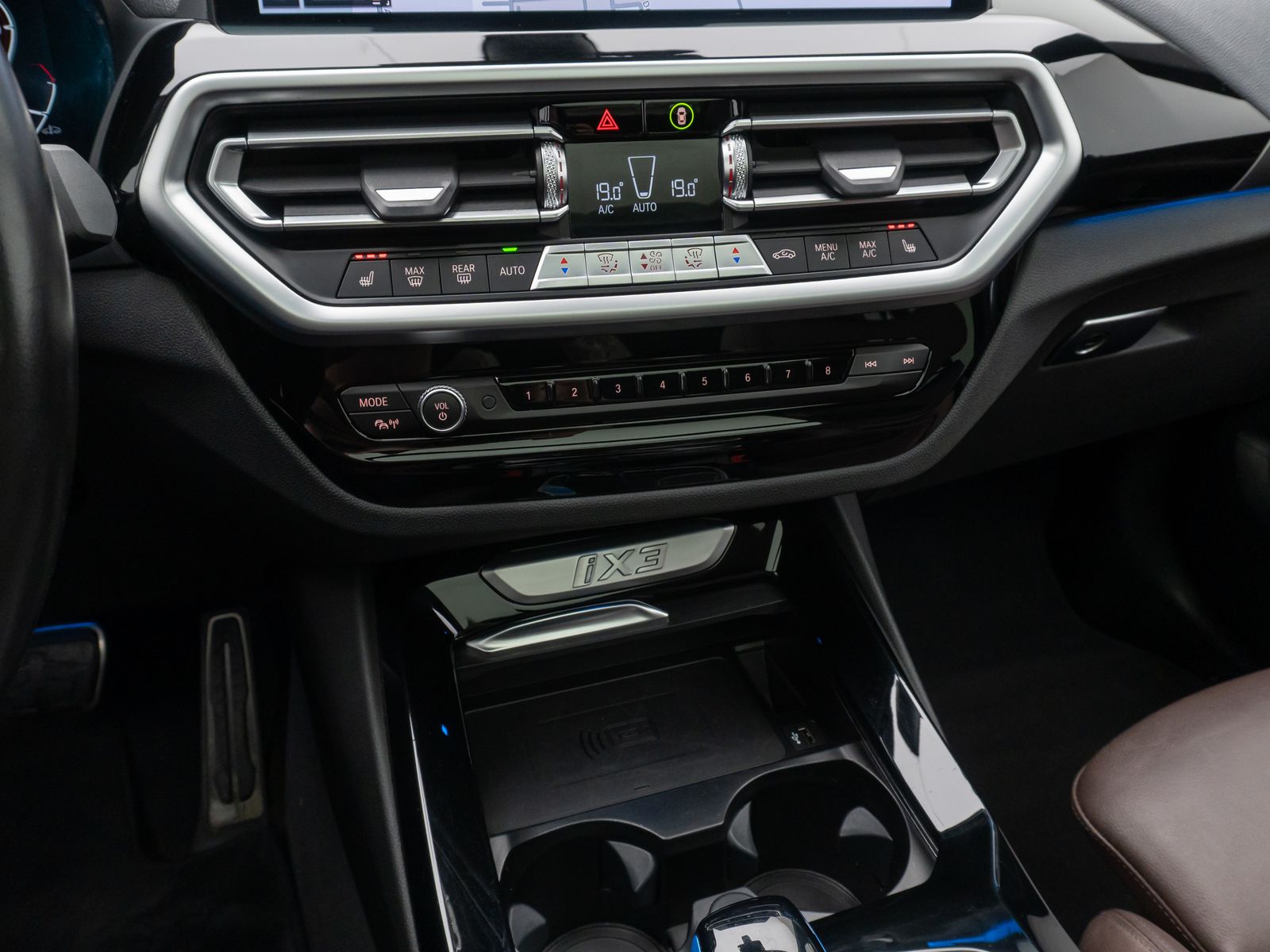 Fahrzeugabbildung BMW iX3 M Sport IMPRESSIVE DAB 360°H/K HUD Panorama