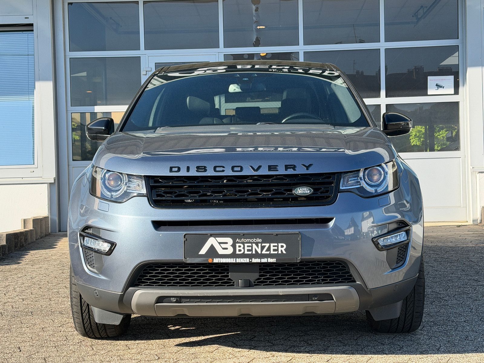 Fahrzeugabbildung Land Rover Discovery Sport SE AWD/PANO/ACC/NAVI/KAMERA/SHZ