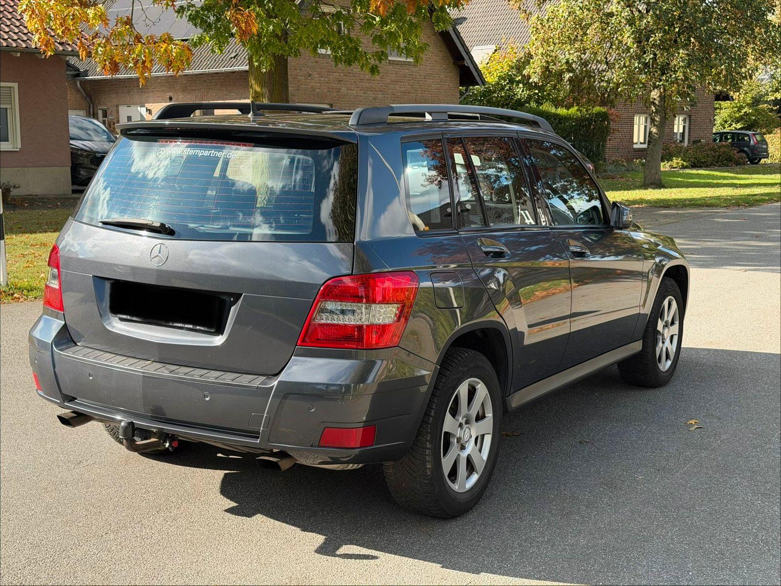 Mercedes-Benz GLK250 2010 — engine 204 HP (150kW)