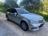 Mercedes-Benz C 200 T BlueEFFICIENCY ELEGANCE ELEGANCE - Mercedes-Benz C 200: Elegance