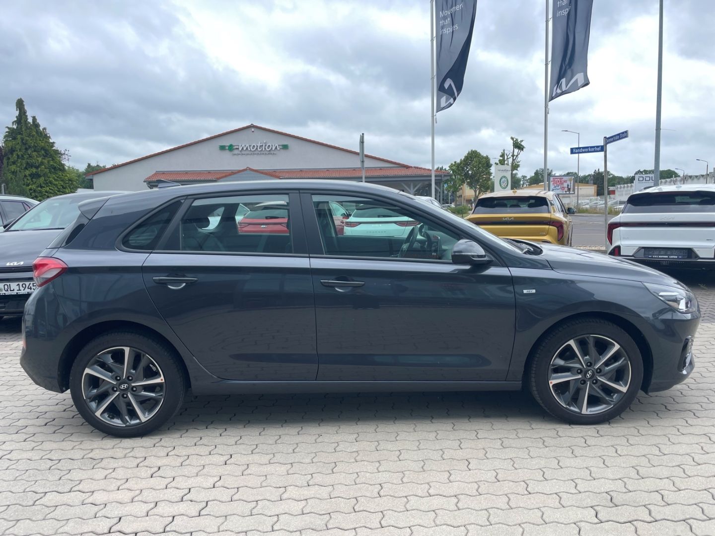 Fahrzeugabbildung Hyundai i30 Trend Mild-Hybrid DAB Kamera SpurhalteAss