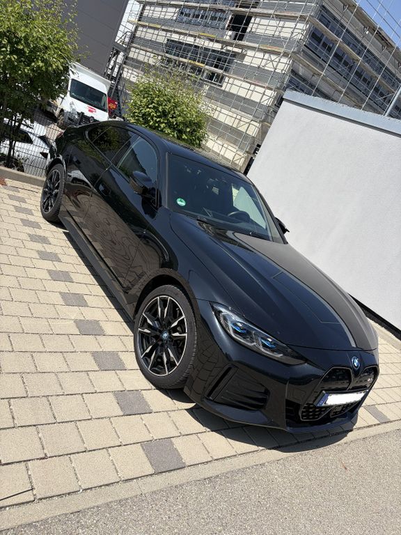 Image of BMW i4