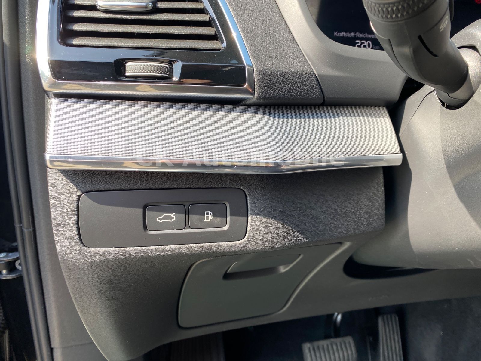 Fahrzeugabbildung Volvo XC90 T8 Core Recharge Plug-In Hybrid AWD/7 Sitze