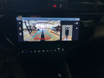 Alfa Romeo Junior 1.2 Ibrida Speciale MASSAGE LED KAMERA SH