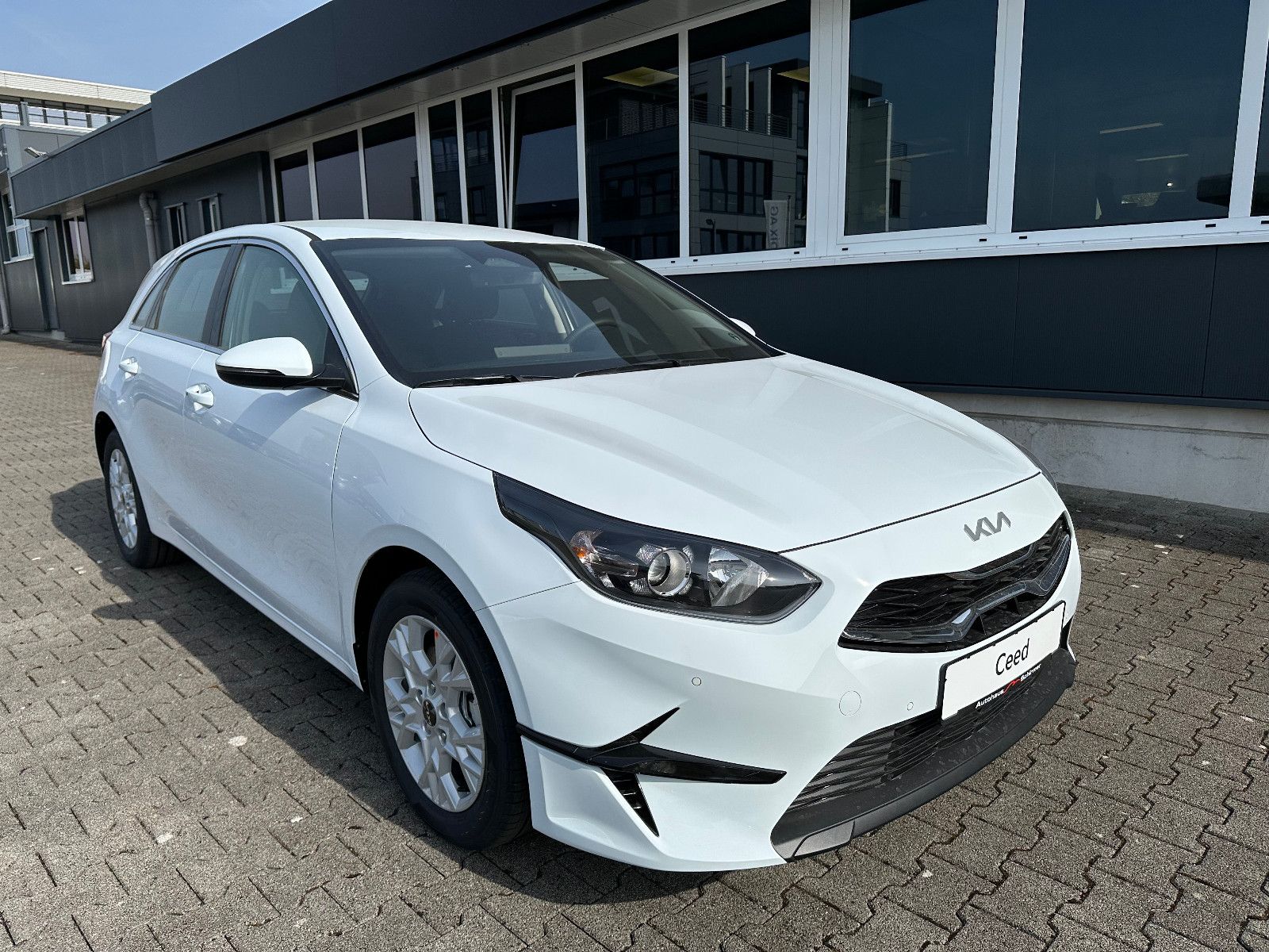 Fahrzeugabbildung Kia cee'd / Ceed 1.0 T-GDI Ultimate Edition MT