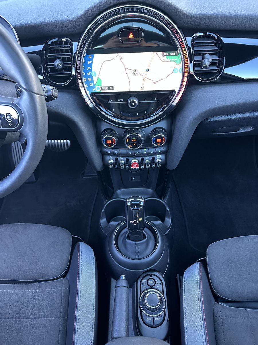 Fahrzeugabbildung MINI John Cooper Works Sport-Aut. NAV+LED+PANO+H&K+VC