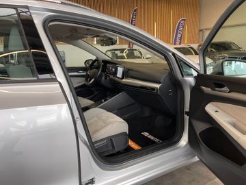 MYAUTOCENTER – Gebraucht- und Jahreswagen mit Werkstattservice in Pfaffenhofen Volkswagen Golf VIII Variant Life *1. Hand*Kamera*AHK*Klima