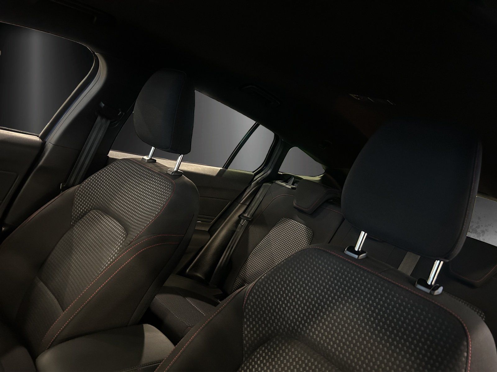Fahrzeugabbildung Ford Focus Turnier ST-Line