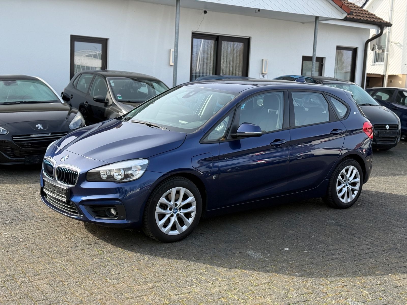 BMW BMW 225 2 Active Tour Advantage-Led-Navi-Autom.