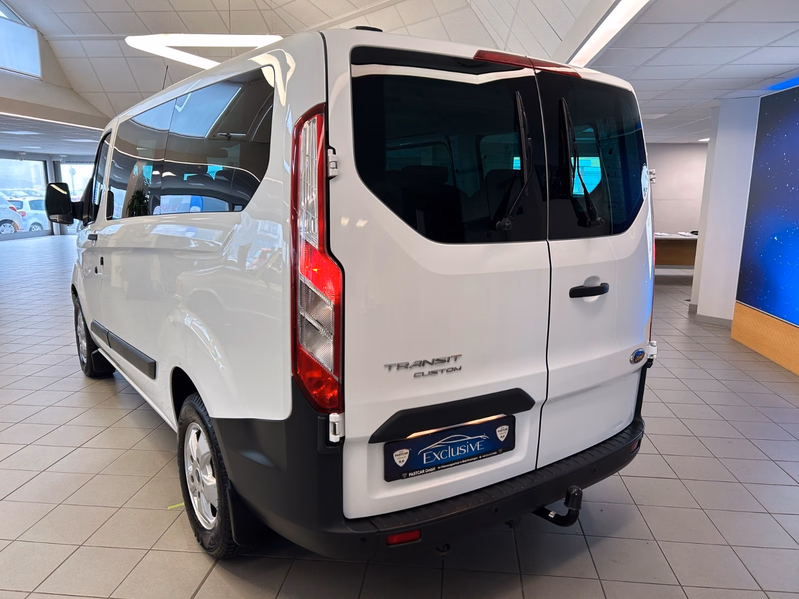 Ford Transit/Tourneo Custom Kombi 300 L1- 9 Sitzer