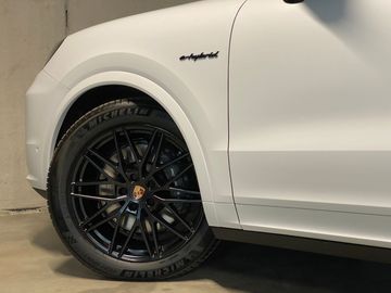 Porsche Cayenne - 7