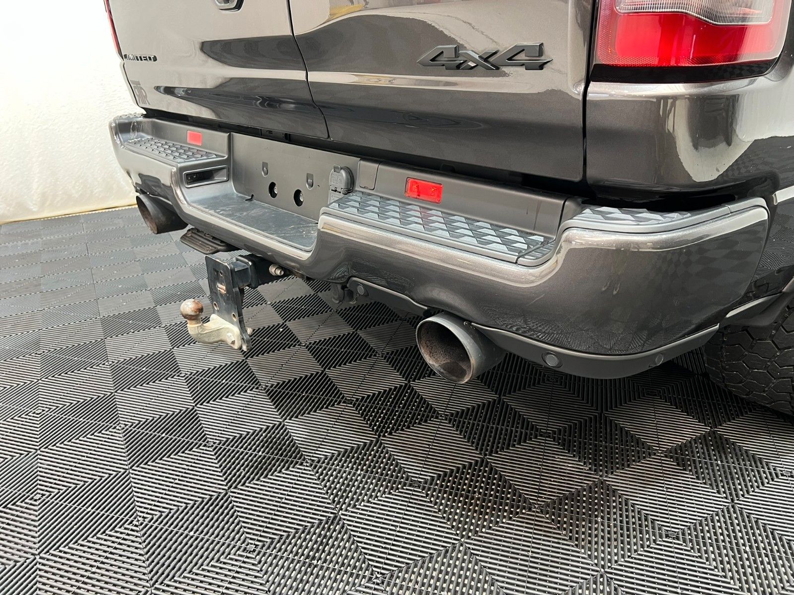 Fahrzeugabbildung Dodge RAM  1500 LIMITED NIGHT CREW CAB 4X4 *MFT*
